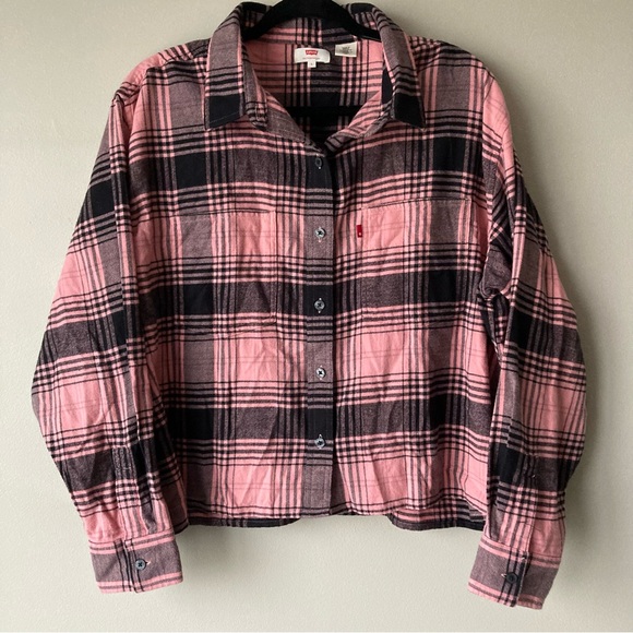 Levi's Tops - Levi’s Plaid Flannel Button Up Boxy Relaxed Fit‎ Women’s Large